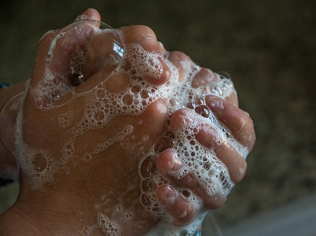 למה חשוב לשטוף ידיים