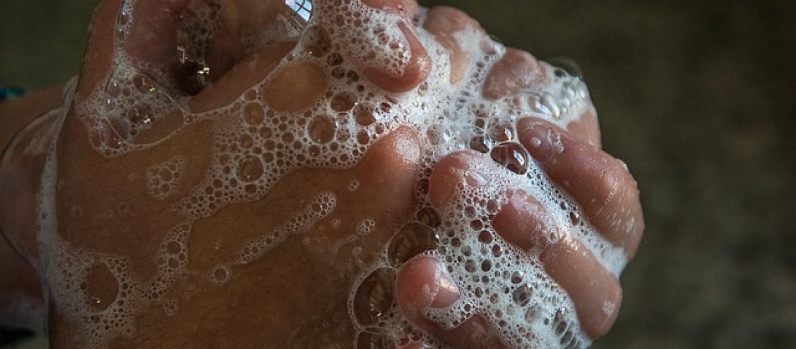 למה חשוב לשטוף ידיים